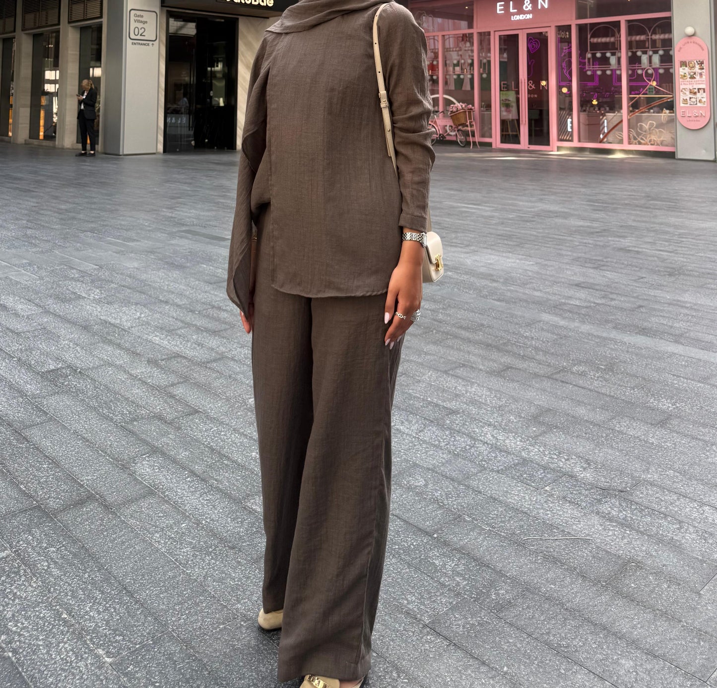 Airy - Brown